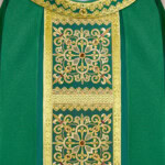 Chasuble liturgique brodée en couleur verte