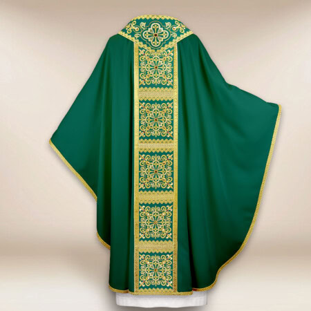 Chasuble liturgique brodée en couleur verte