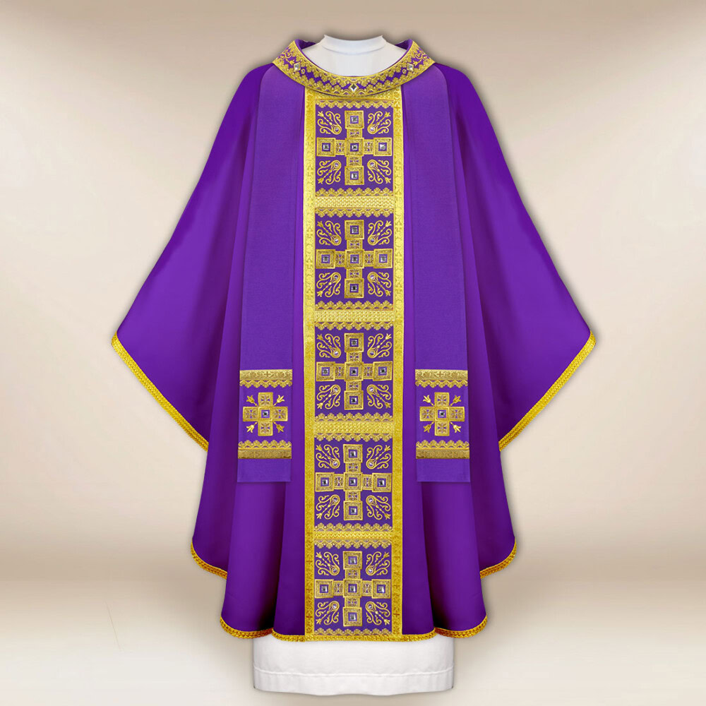 Chasuble liturgique violette avec des croix