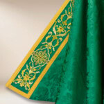 Chape liturgique brodée verte