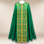 Chape liturgique brodée verte