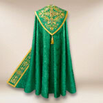 Chape liturgique brodée verte