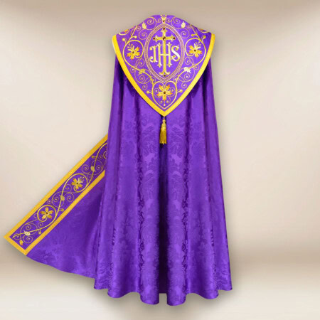 chape brodée violette