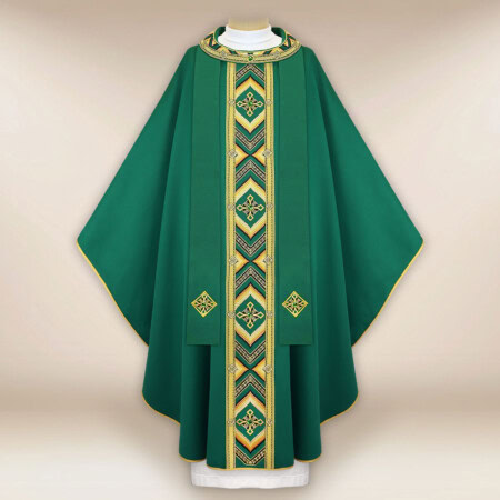 Chasuble brodée verte