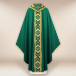 Chasuble brodée verte