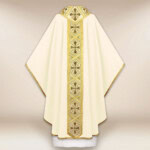 Chasuble brodée écrue avec croix