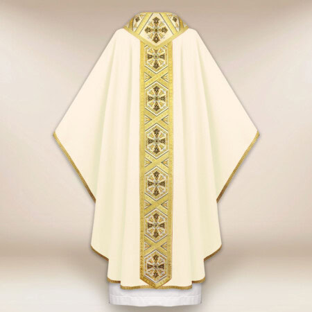Chasuble brodée écrue avec croix