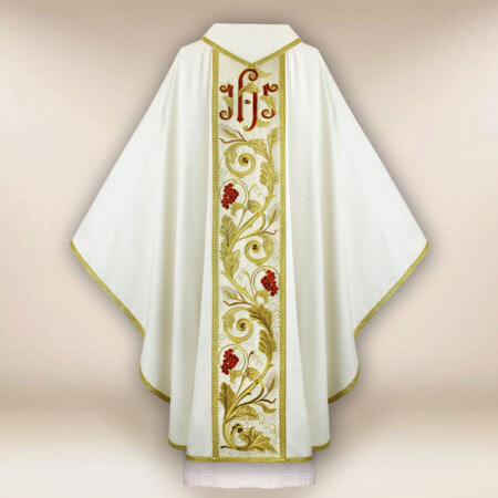 Chasuble brodée avec IHS