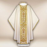 Chasuble écrue brodée avec ceinture
