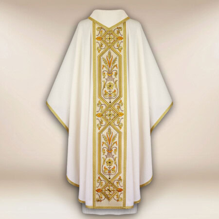 Chasuble écrue brodée avec ceinture