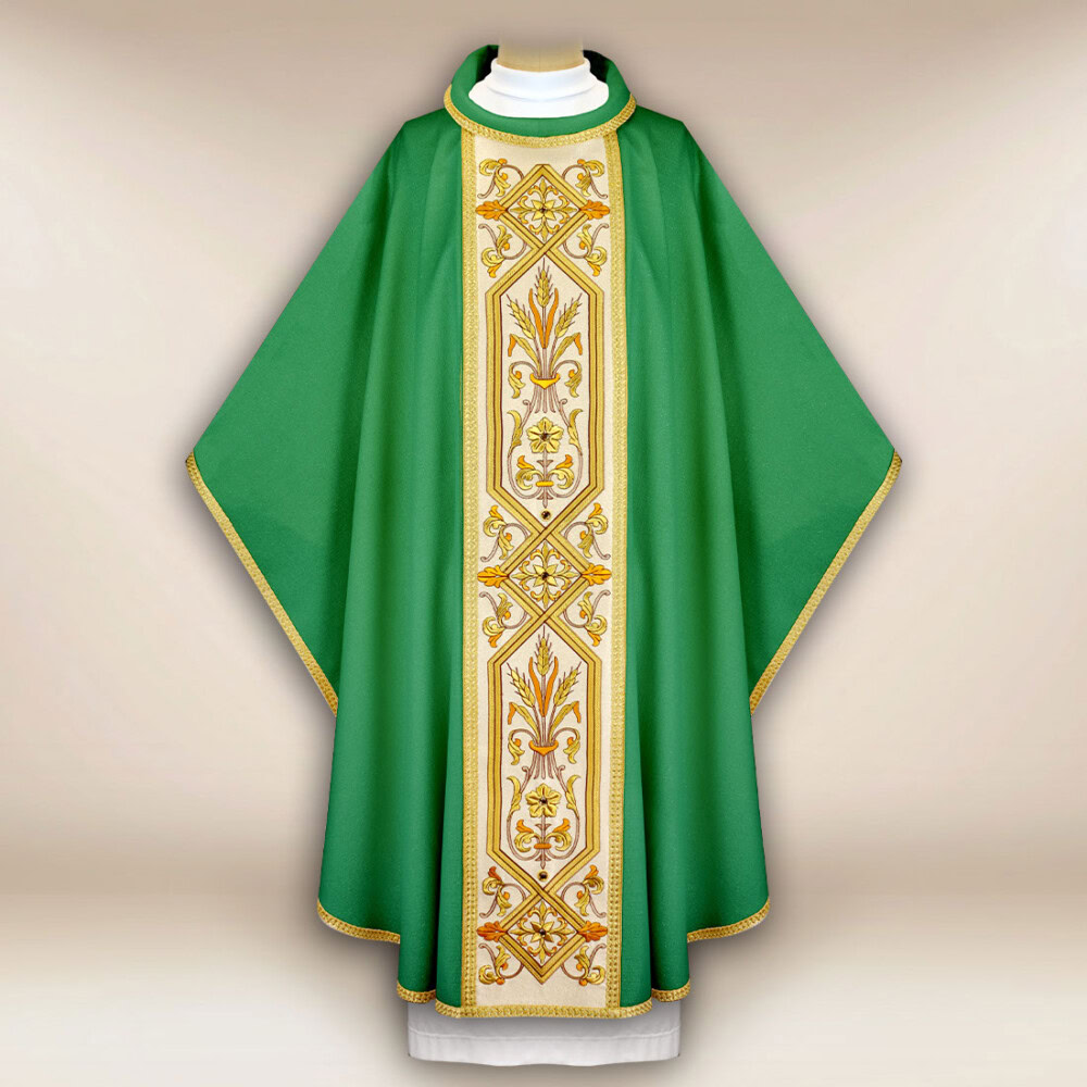 Chasuble brodée verte avec ceinture