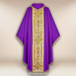 Chasuble violette brodée avec ceinture
