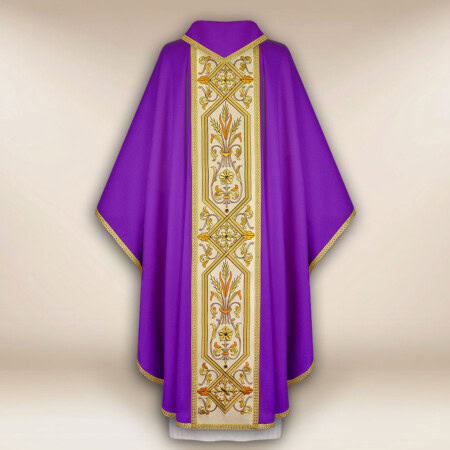 Chasuble violette brodée avec ceinture