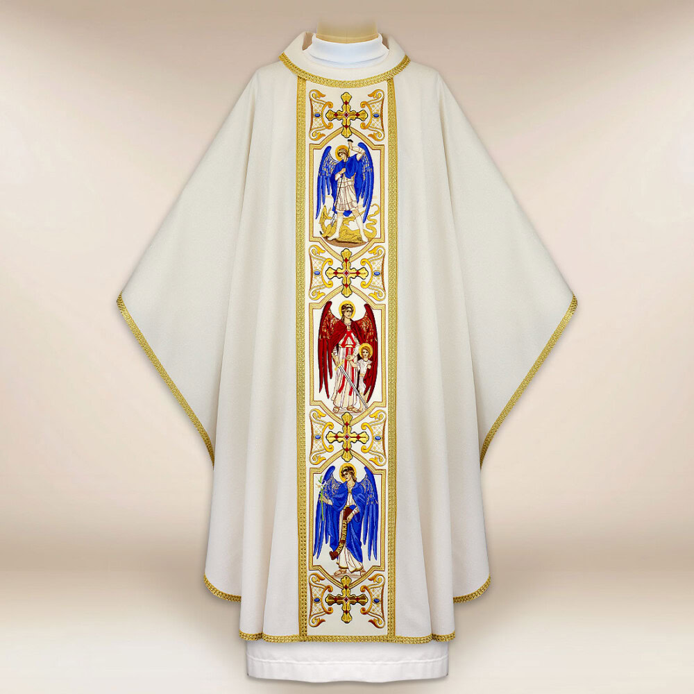 Chasuble brodée liturgique avec l'image des Archanges