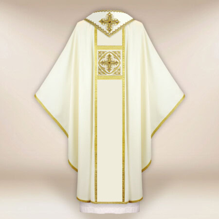 Chasuble brodée écrue avec croix