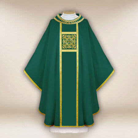 Chasuble liturgique verte brodée avec ceinture