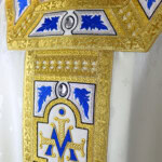 Chasuble liturgique mariale brodée
