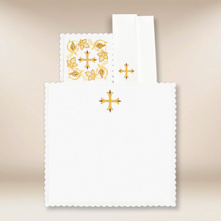 Linge de calice brodé avec croix