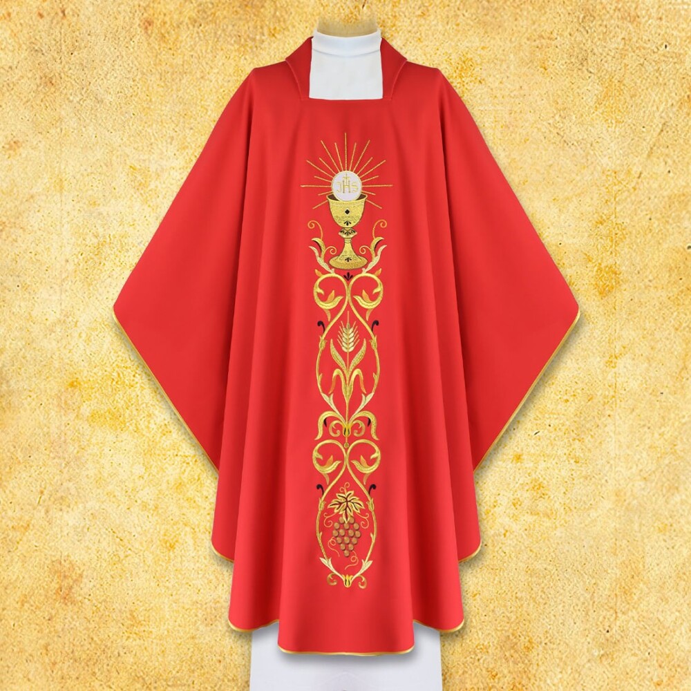 Belle chasuble brodée rouge avec motif de calice