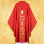 Belle chasuble brodée rouge avec motif de calice