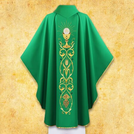 Belle chasuble brodée verte avec motif de calice