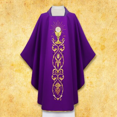 Belle chasuble brodée violette avec motif de calice