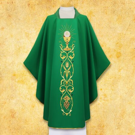Belle chasuble brodée verte avec motif de calice