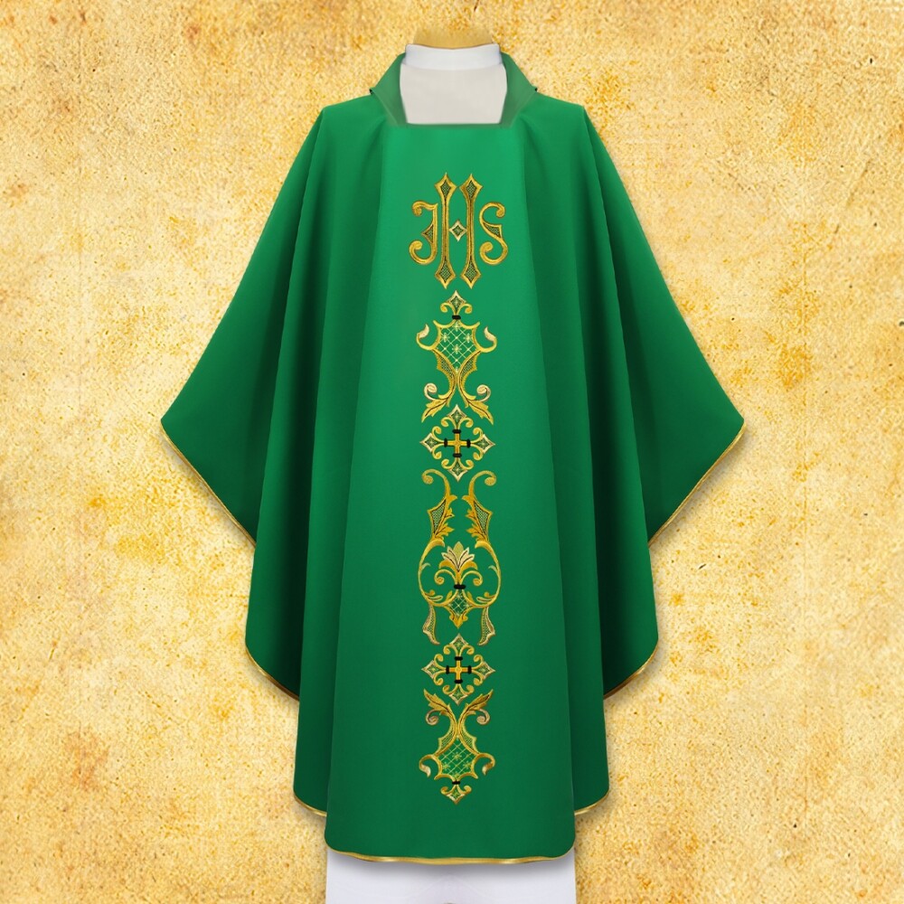 Chasuble liturgique brodée verte avec le syNotre-Dameole IHS