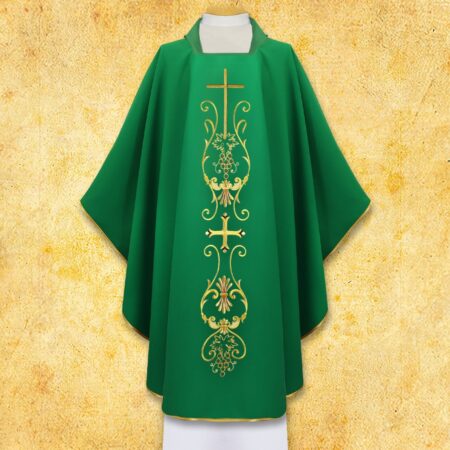 Chasuble liturgique avec le motif de la croix