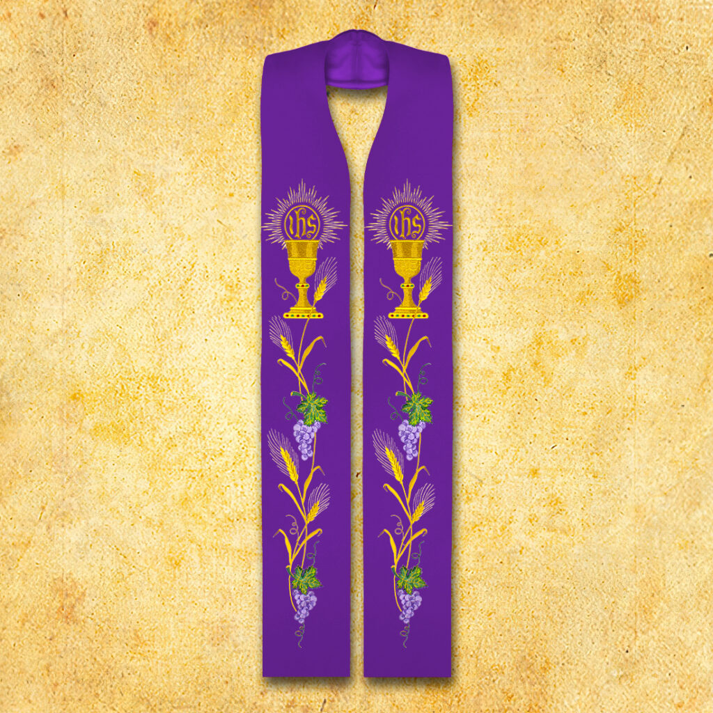 Étole liturgique brodée avec motif de calice