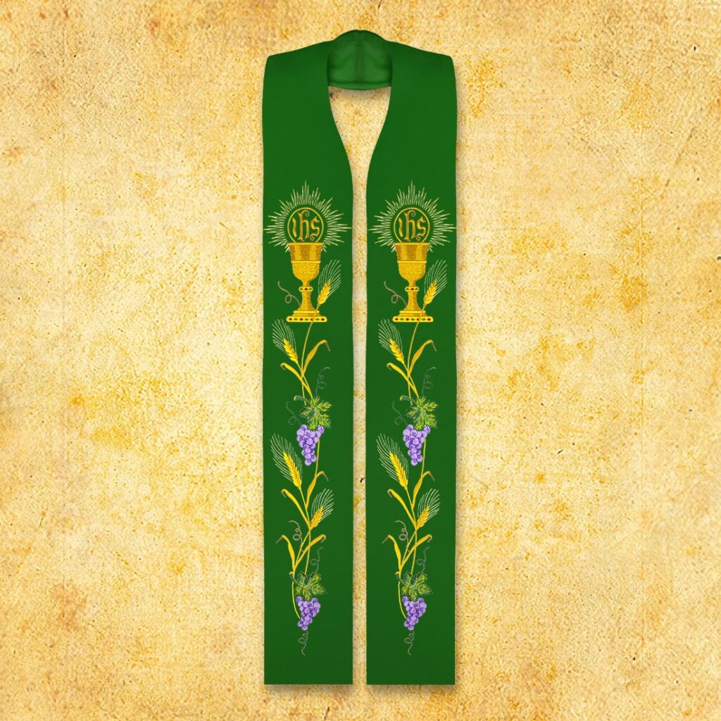 Étole liturgique brodée avec motif de calice