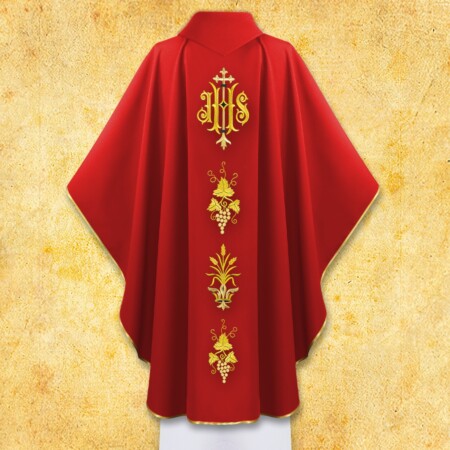 Chasuble liturgique avec IHS