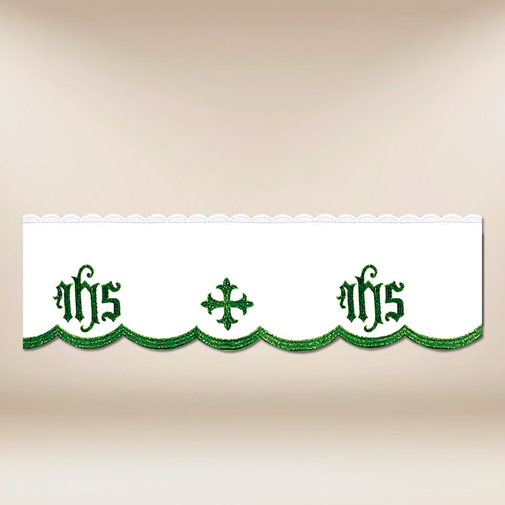 Dentelle liturgique brodée verte