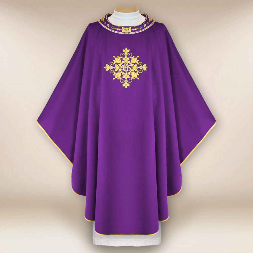 Chasuble liturgique brodée violette