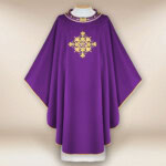 Chasuble liturgique brodée violette