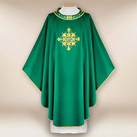 Chasuble liturgique brodée verte IHS