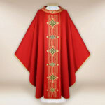 Chasuble liturgique rouge brodée