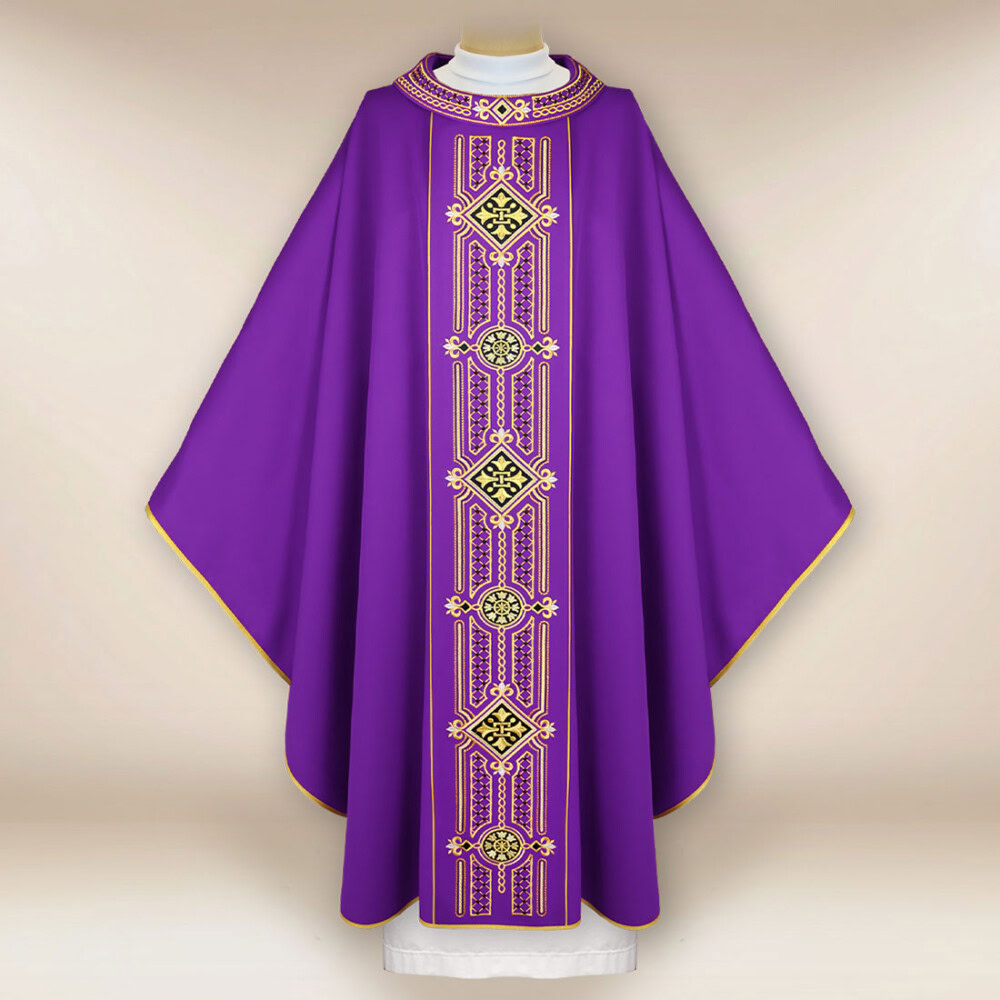 Chasuble liturgique violette brodée