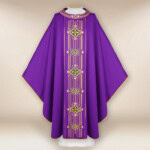 Chasuble liturgique violette brodée