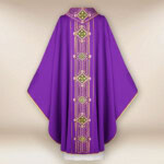 Chasuble liturgique violette brodée