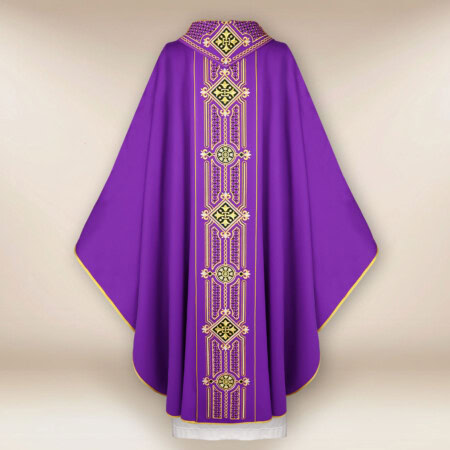 Chasuble liturgique violette brodée