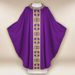 Chasuble liturgique violette brodée