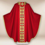 Chasuble liturgique rouge brodée