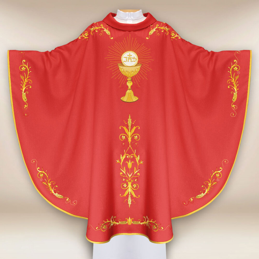 Chasuble brodée rouge avec calice