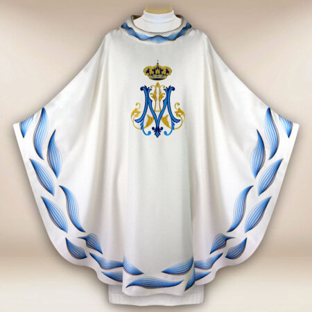 Chasuble mariale brodée écrue