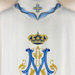 Chasuble mariale brodée écrue