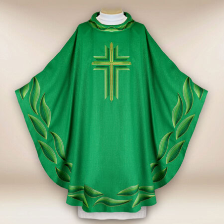 Chasuble brodée verte