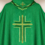 Chasuble brodée verte