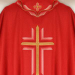 Chasuble brodée rouge