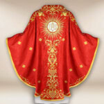 Chasuble brodée rouge du Saint-Esprit
